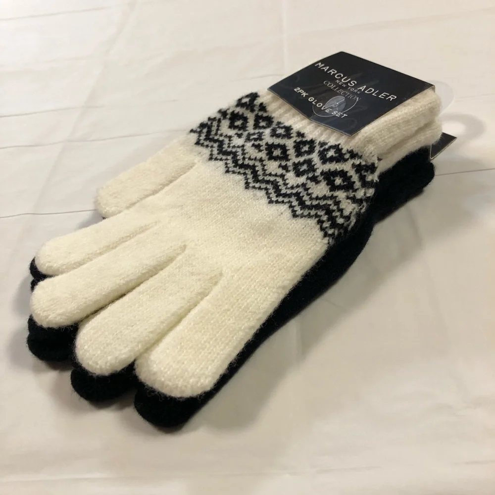 NWT Marcus Adler New York Collection Women’s 2PK Black & White Winter Glove Set